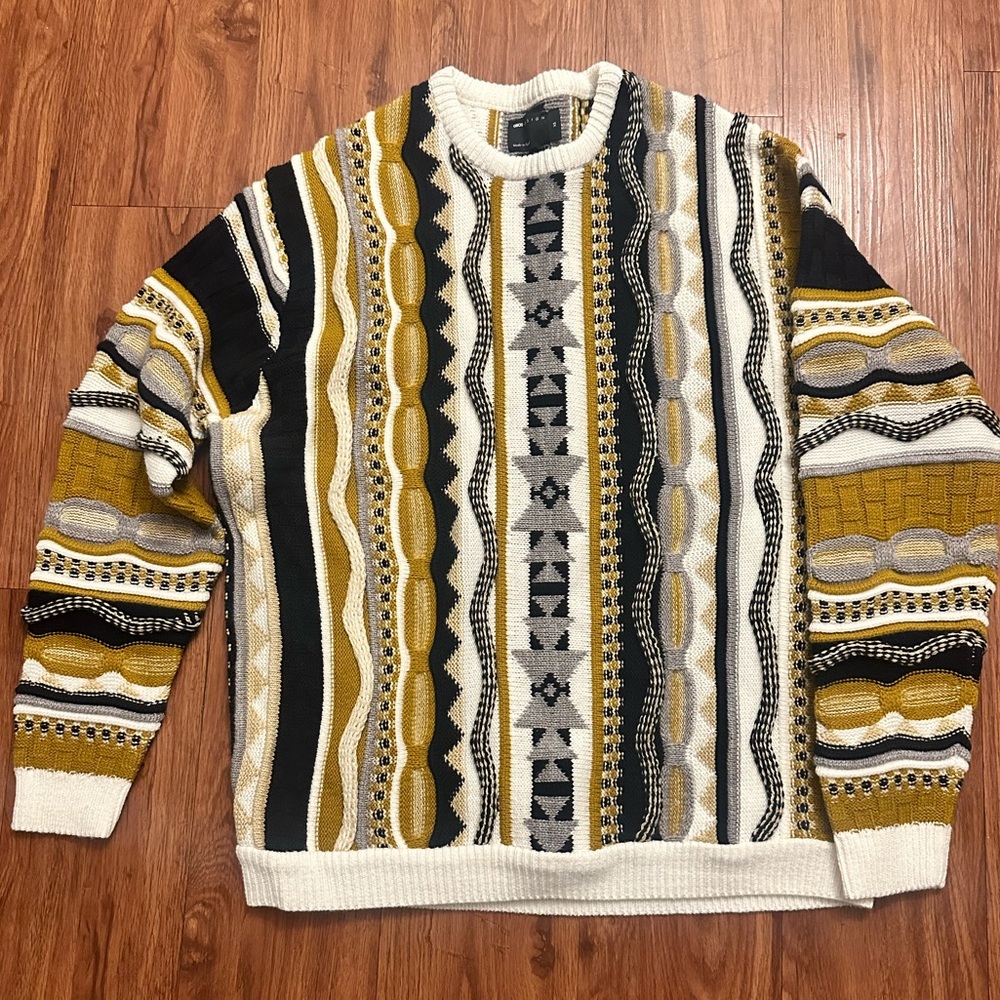 ASOS Men's Black, White, and Gold Crewneck Sweater